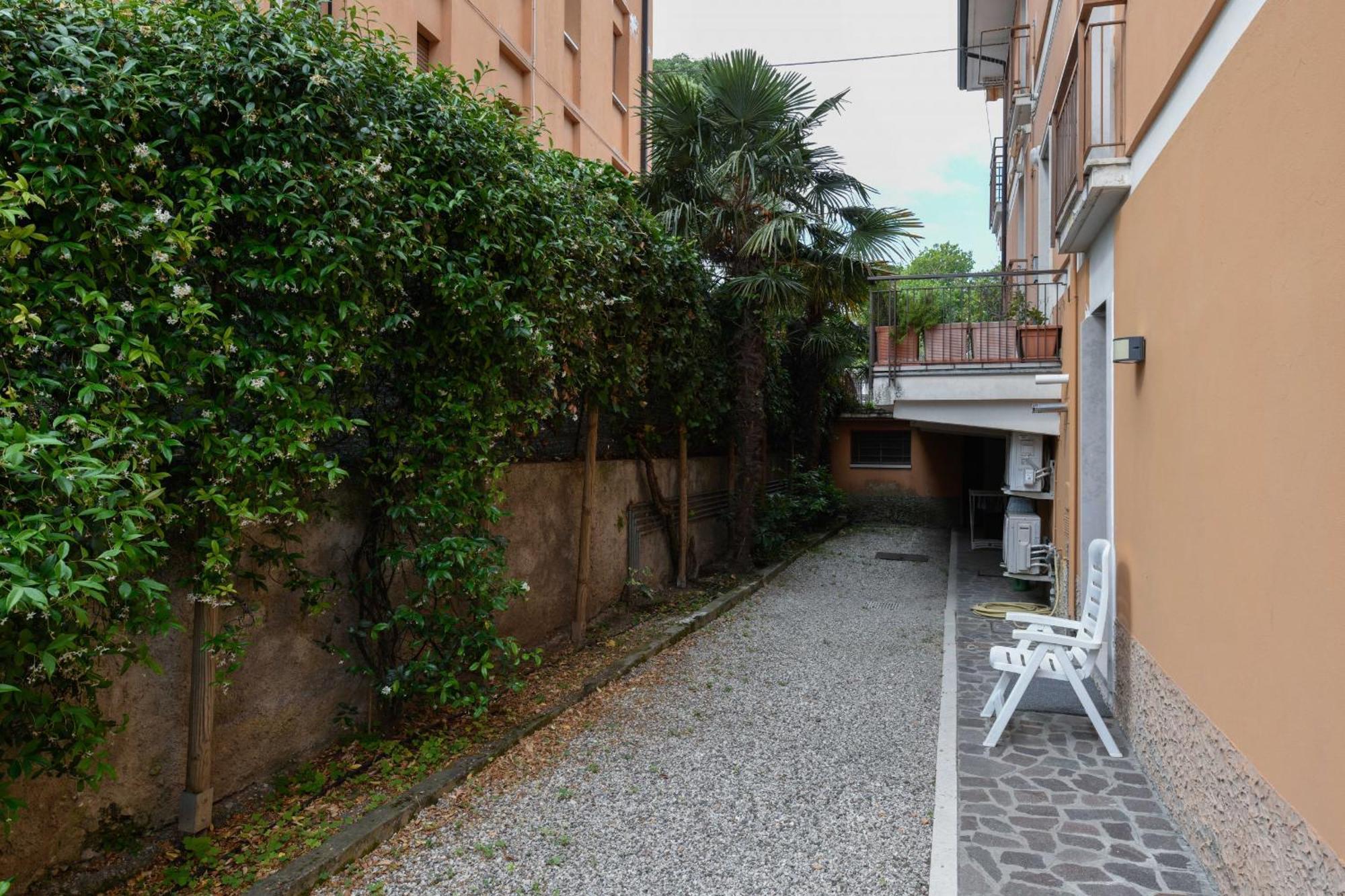 Garden Apartment Bardolino Esterno foto
